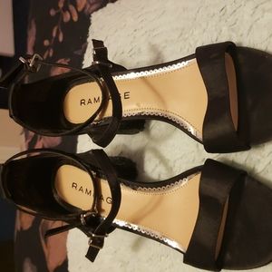 Silk cutout 2" sandals